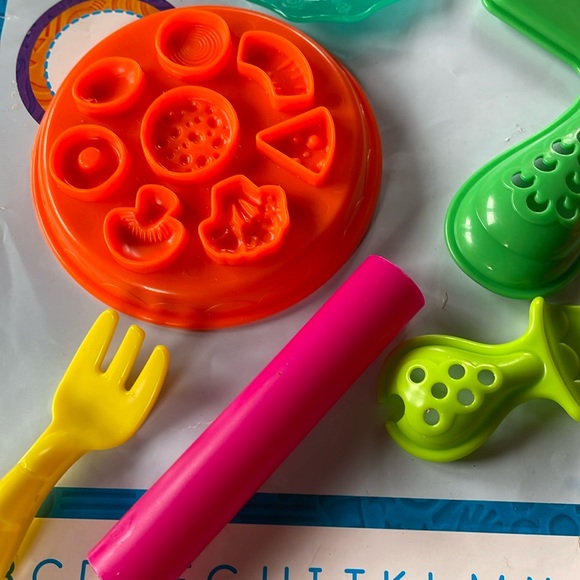 [ Play-Doh Kitchen Creations Pizza Set 2014 ] - Picture 5 of 5